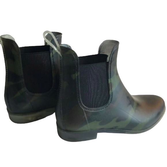 J. Crew Camo Chelsea Rain Ankle Boots Green/Black Waterproof Sz 9 - Picture 3 of 9